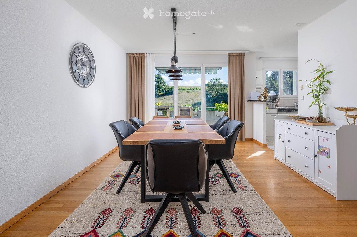 Bild Moderne 5.5-Zimmer-Wohnung mit Cheminée und 2 Balkonen in Kloten
