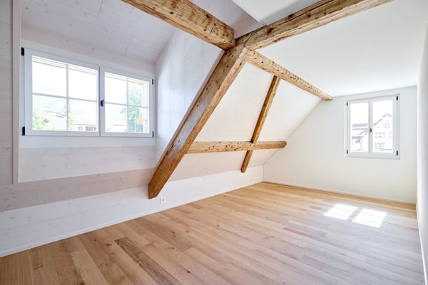 Historische 1.5-Zimmer-Maisonette-Wohnung mit Charme in Seewen SZ 8