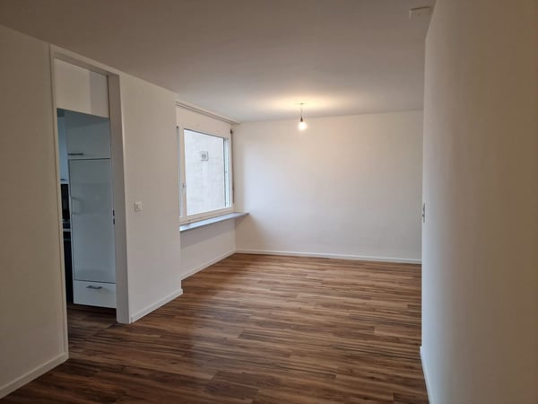 Moderne 3.5-Zimmer-Wohnung in der Nähe Rothenburg mit Balkon und Garage 9