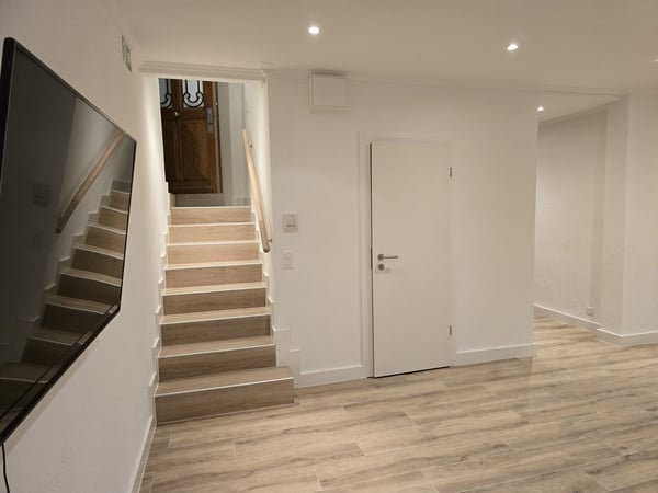 Bureau moderne de 2.5 pièces au cœur de Genève, idéal pour petite activité professionelle. 3