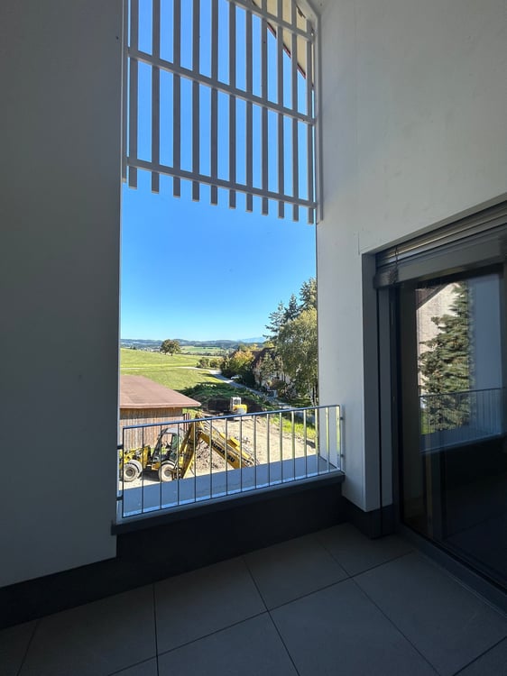 Moderne 1.5-Zimmer-Dachwohnung mit Panoramablick in Stettfurt 9