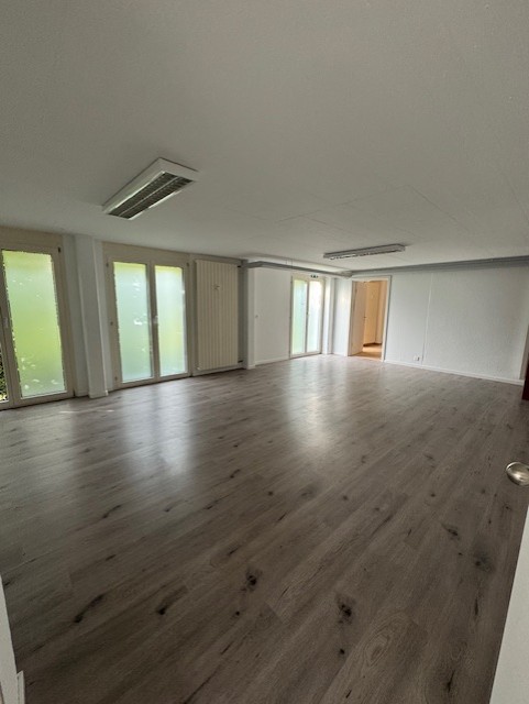 Zentrale, ruhige Gewerberäume, 8808 Pfäffikon zu vermieten 15