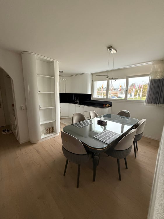 Moderne 1.5-Zimmer-Wohnung mit Balkon und Garage in Volketswil 6