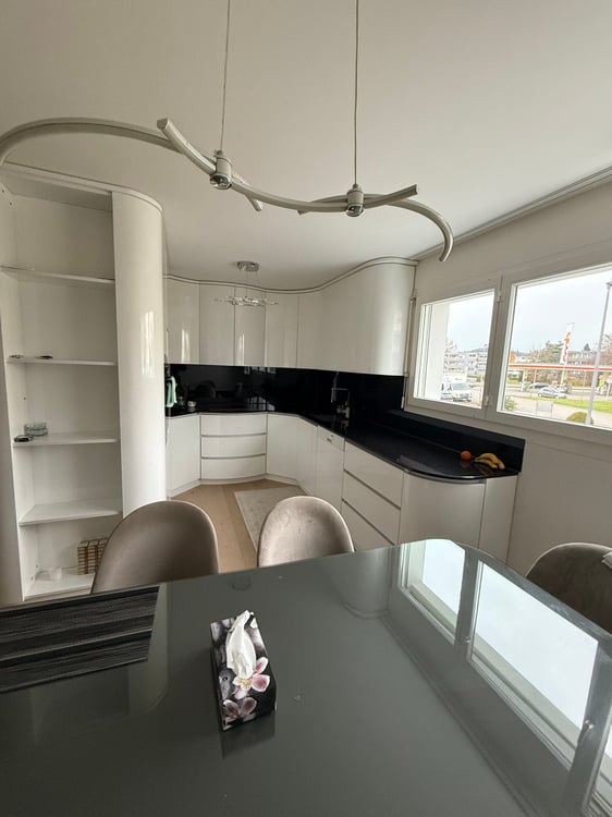 Moderne 1.5-Zimmer-Wohnung mit Balkon und Garage in Volketswil 5