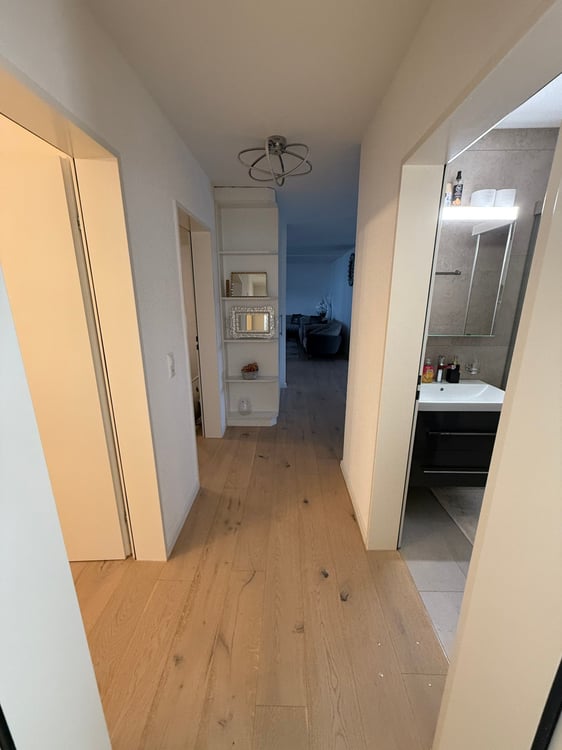 Moderne 1.5-Zimmer-Wohnung mit Balkon und Garage in Volketswil 8