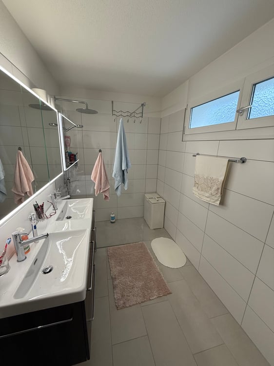 Moderne 1.5-Zimmer-Wohnung mit Balkon und Garage in Volketswil 4