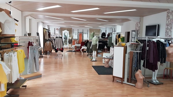 Zentrales Ladenlokal/Büro in Siebnen inkl. 5 Parkplätze 3