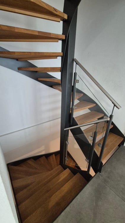 Grosszügige, moderne 1.5-Zimmer-Wohnung mit 220 m² und privatem Eingang an zentraler Lage in Bern 5