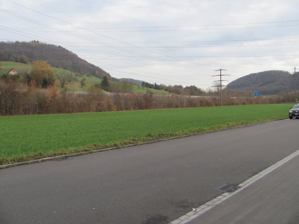 Neu renovierte und attraktive schöne 1 Zimmerwohnung an ruhiger Lage mit neuer Küche und WC/Bad 3