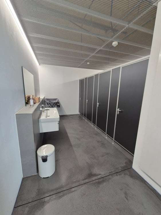 Attraktive Büroräumlichkeiten in charmant gebauter Weinkellerei in Thayngen zu vermieten 8