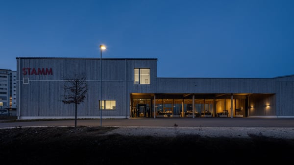 Attraktive Büroräumlichkeiten in charmant gebauter Weinkellerei in Thayngen zu vermieten 1