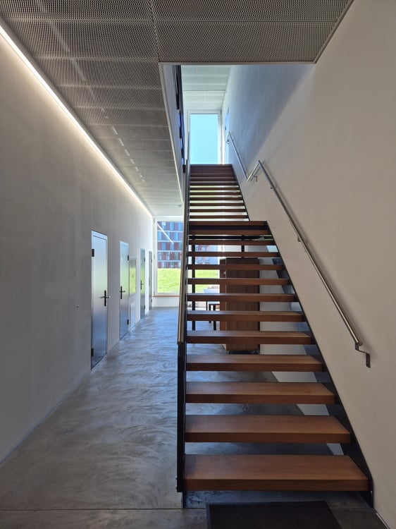 Attraktive Büroräumlichkeiten in charmant gebauter Weinkellerei in Thayngen zu vermieten 9