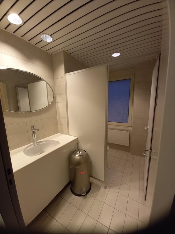 Beim Bahnhof Wiedikon 9