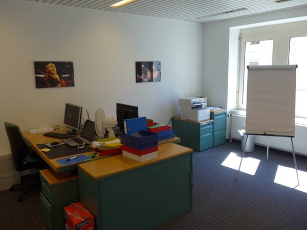 Beim Bahnhof Wiedikon 8