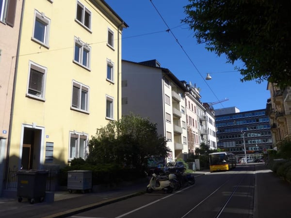 Beim Bahnhof Wiedikon 1