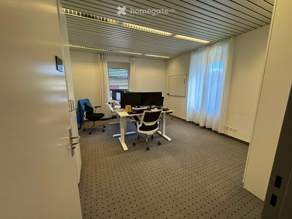 Beim Bahnhof Wiedikon 7