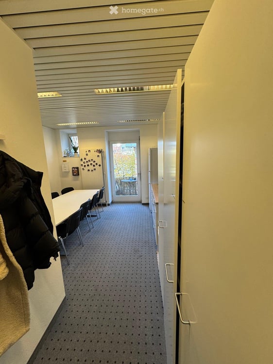 Beim Bahnhof Wiedikon 6