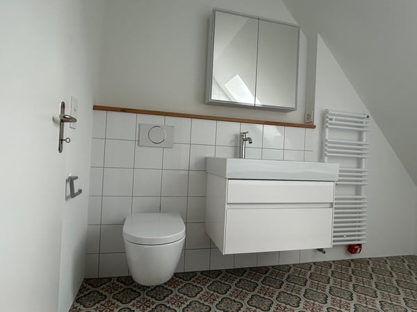 Charmante 1-Zimmer-Dachwohnung in ruhiger Lage von Bern 3