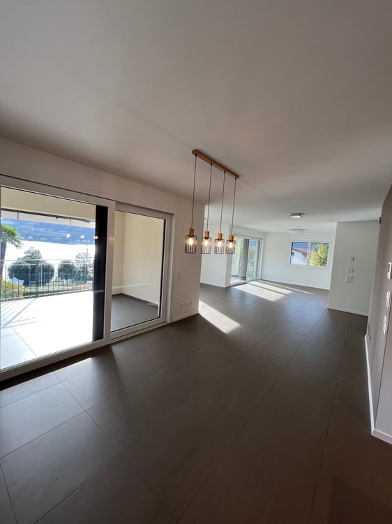 Modern House with Stunning Lake View and Private Garden 5