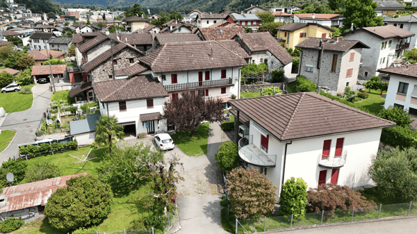 Residenza bifamiliare esclusiva in vendita a Roveredo (GR) 2