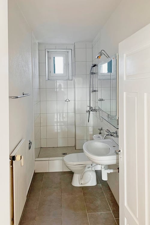 Mehrfamilienhaus mit total 9 Wohnungen in Neuhausen 4