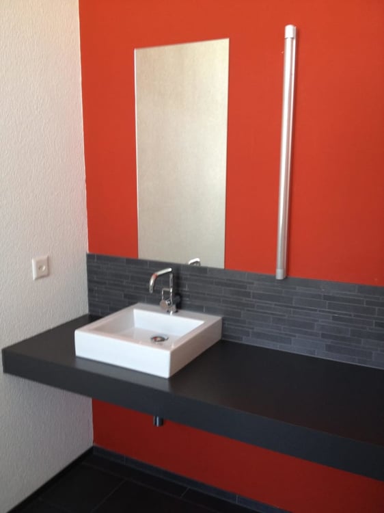 loftartiges, doppelstöckiges Gewerbelokal in separatem Gebäudeteil 6