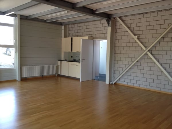 loftartiges, doppelstöckiges Gewerbelokal in separatem Gebäudeteil 2