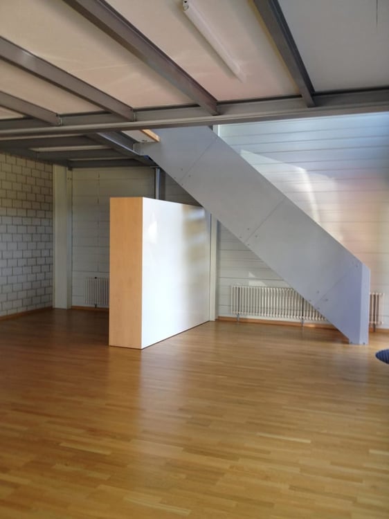 loftartiges, doppelstöckiges Gewerbelokal in separatem Gebäudeteil 3