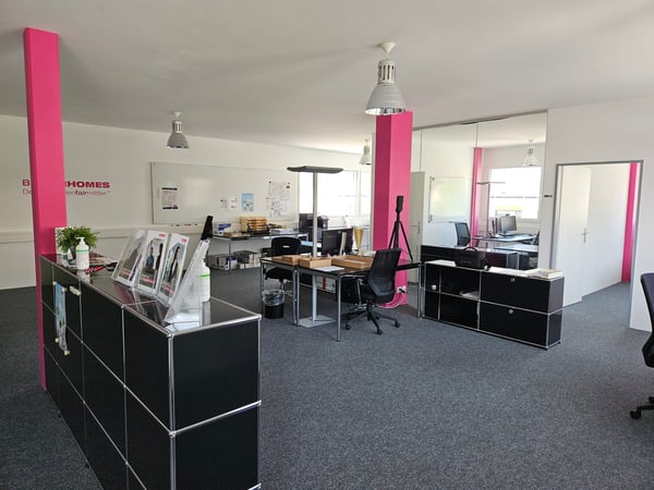 zu vermieten schönes Büro mit 2 abgetrennten Kleinbüro 4