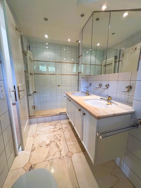 Elegante Wohnung mit Weitblick und Privatsphäre 6