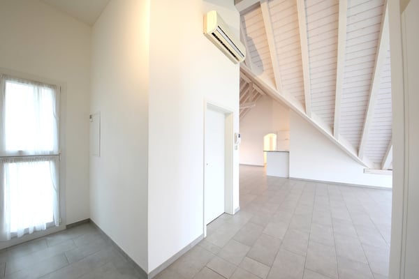 Grosszügige Attikawohnung in Wangen-Siebnen 3