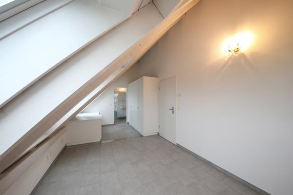 Grosszügige Attikawohnung in Wangen-Siebnen 14