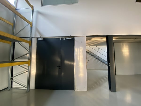 Top ausgestattete Produktions-/Lagerhalle - Grenznähe CH-Kriessern (1 min) 8