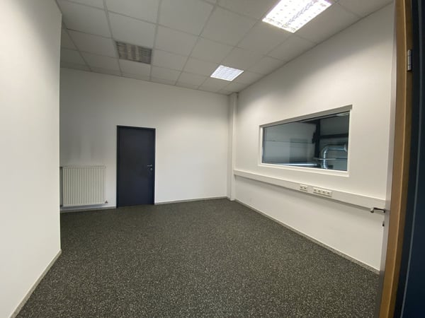 Top ausgestattete Produktions-/Lagerhalle - Grenznähe CH-Kriessern (1 min) 6