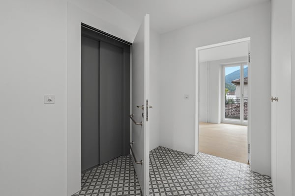 Exklusive 1- Zimmer-Wohnung im traditionsreichen Haus 2