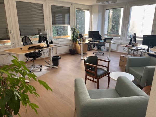 Bureaux modernes de 2 pièces avec parking - 47 Avenue Blanc 7