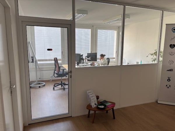 Bureaux modernes de 2 pièces avec parking - 47 Avenue Blanc 8