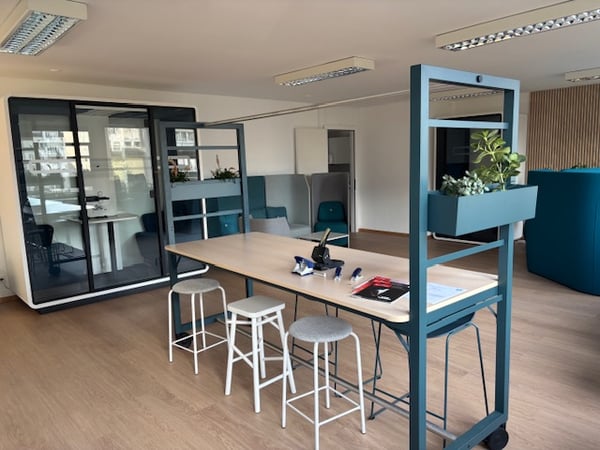 Bureaux modernes de 2 pièces avec parking - 47 Avenue Blanc 9