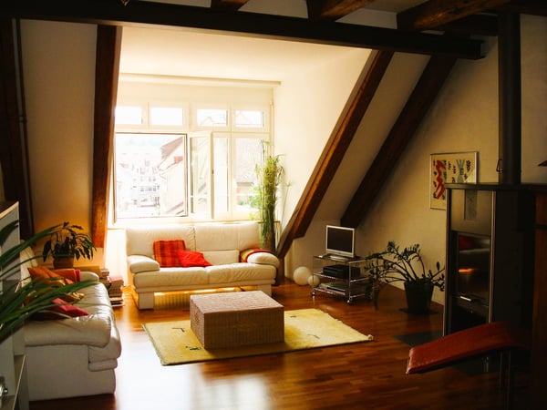 Charmante 1.5-Zimmer-Maisonette-Wohnung in historischem Gebäude 16