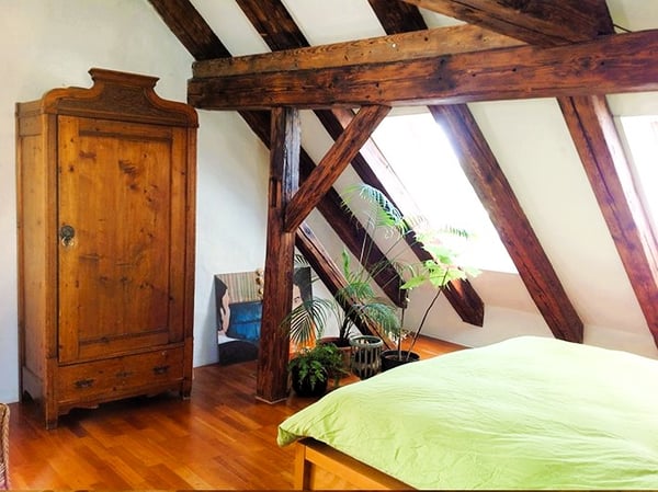 Charmante 1.5-Zimmer-Maisonette-Wohnung in historischem Gebäude 28
