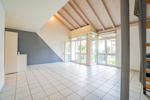 Charmante 1.5-Zimmer-Galeriewohnung mit zwei Balkonen und zwei Tiefgaragenplätze in Büttikon 7