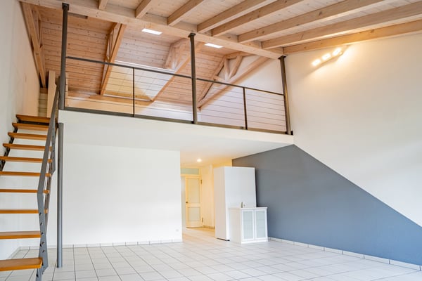 Charmante 1.5-Zimmer-Galeriewohnung mit zwei Balkonen und zwei Tiefgaragenplätze in Büttikon 8