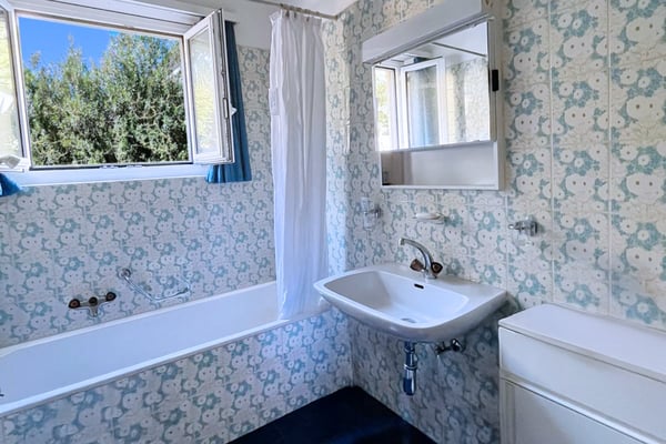 Unverbaubare Seesicht, Swimming Pool mit Liegewiese und Carport 8