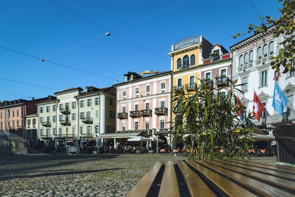 Unverbaubare Seesicht, Swimming Pool mit Liegewiese und Carport 11