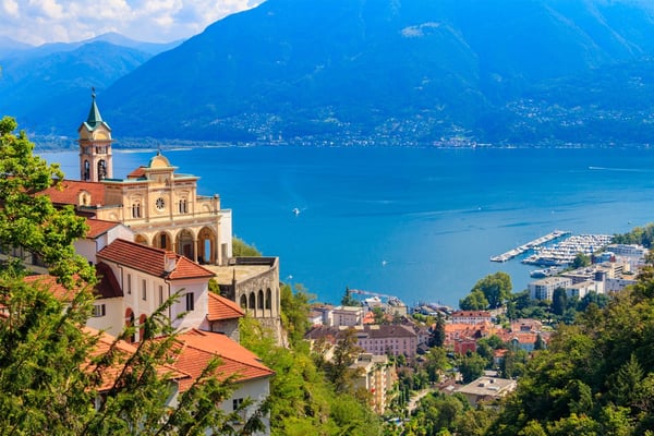 Unverbaubare Seesicht, Swimming Pool mit Liegewiese und Carport 10