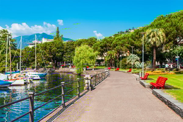 Unverbaubare Seesicht, Swimming Pool mit Liegewiese und Carport 12