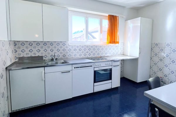 Unverbaubare Seesicht, Swimming Pool mit Liegewiese und Carport 7