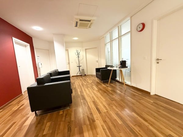 Möblierte Büroräumlichkeiten inkl. Garagenparkplatz zu vermieten an top Lage beim Bahnhof St. Gallen 6