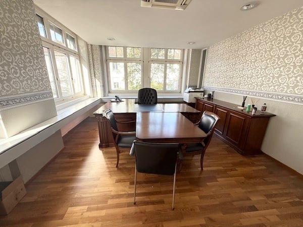 Möblierte Büroräumlichkeiten inkl. Garagenparkplatz zu vermieten an top Lage beim Bahnhof St. Gallen 4