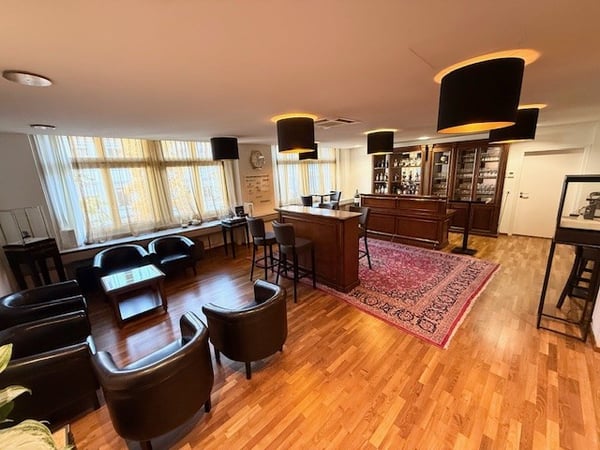 Möblierte Büroräumlichkeiten inkl. Garagenparkplatz zu vermieten an top Lage beim Bahnhof St. Gallen 7